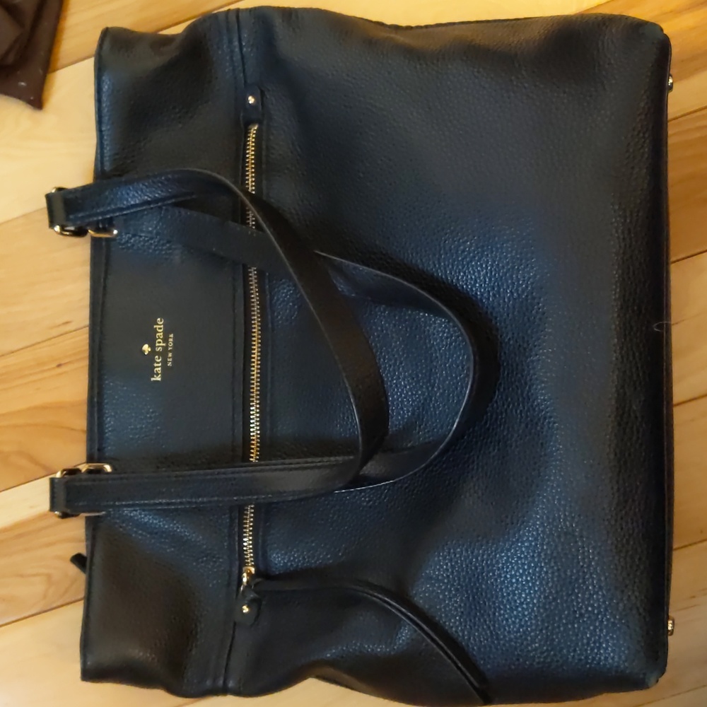 EUC Kate Spade Cobble Hill Taylor Tote, Black, With Dust Cover.